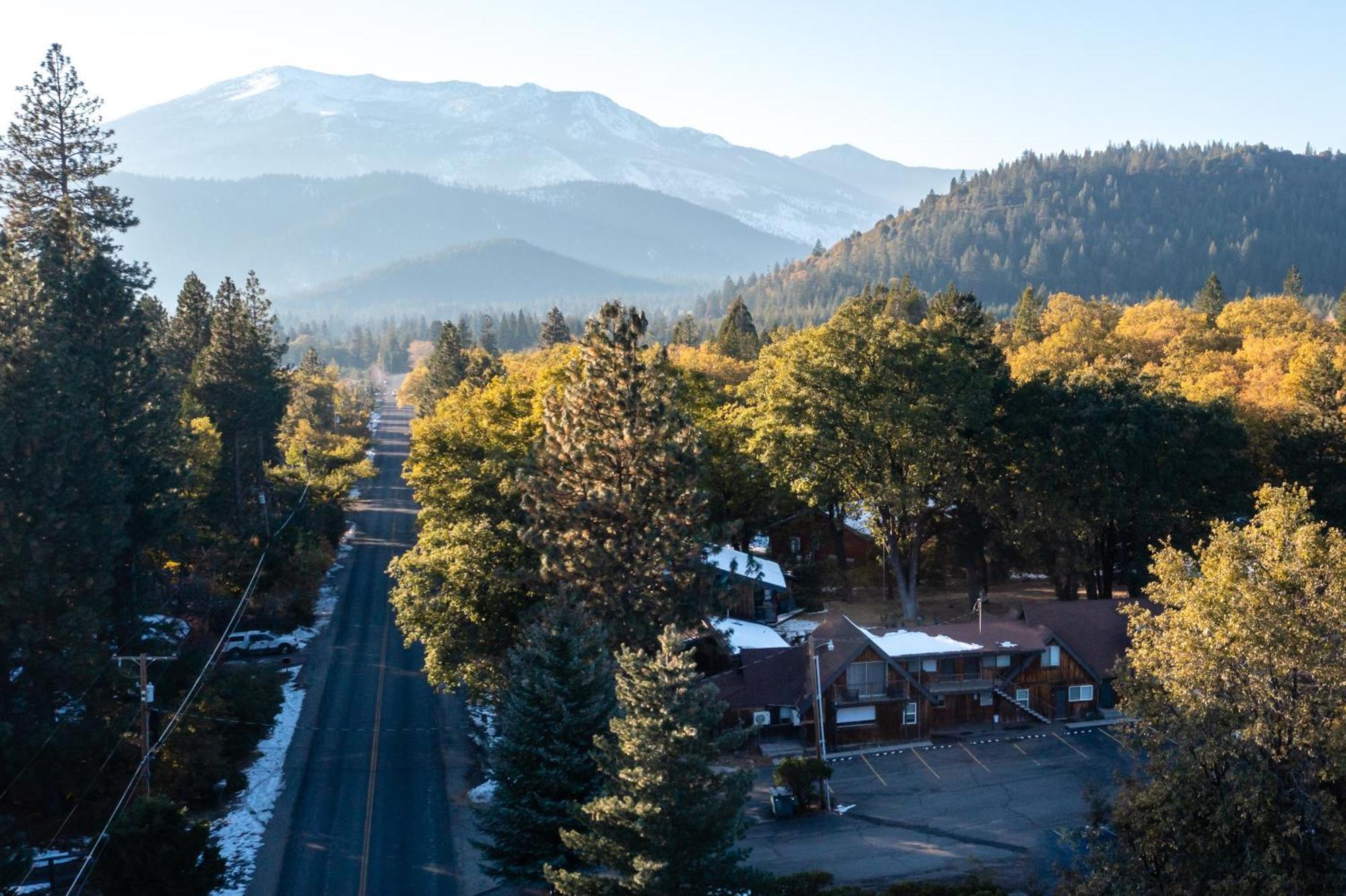 Basecamp Lodge Mount Shasta Dış mekan fotoğraf