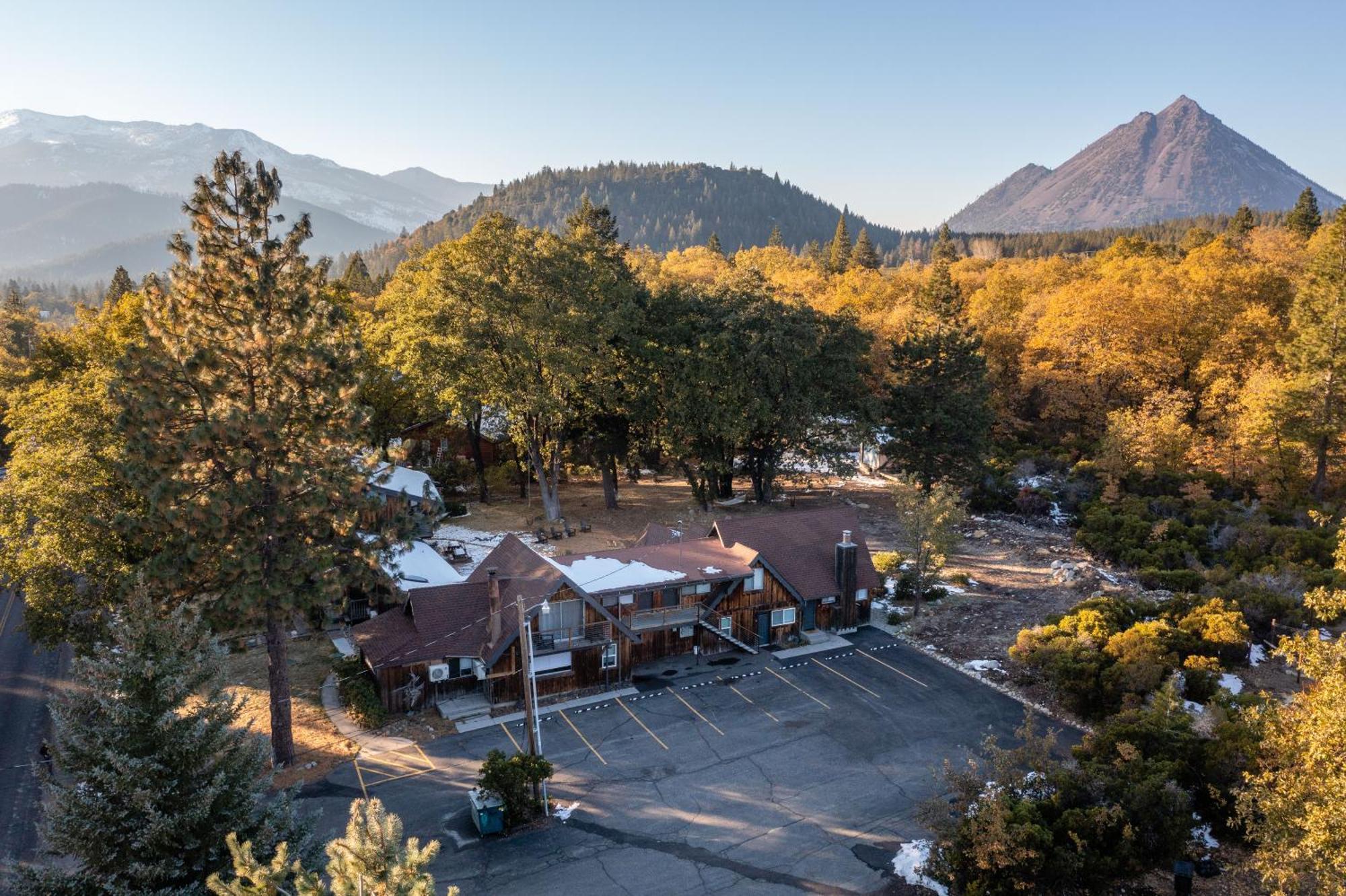 Basecamp Lodge Mount Shasta Dış mekan fotoğraf