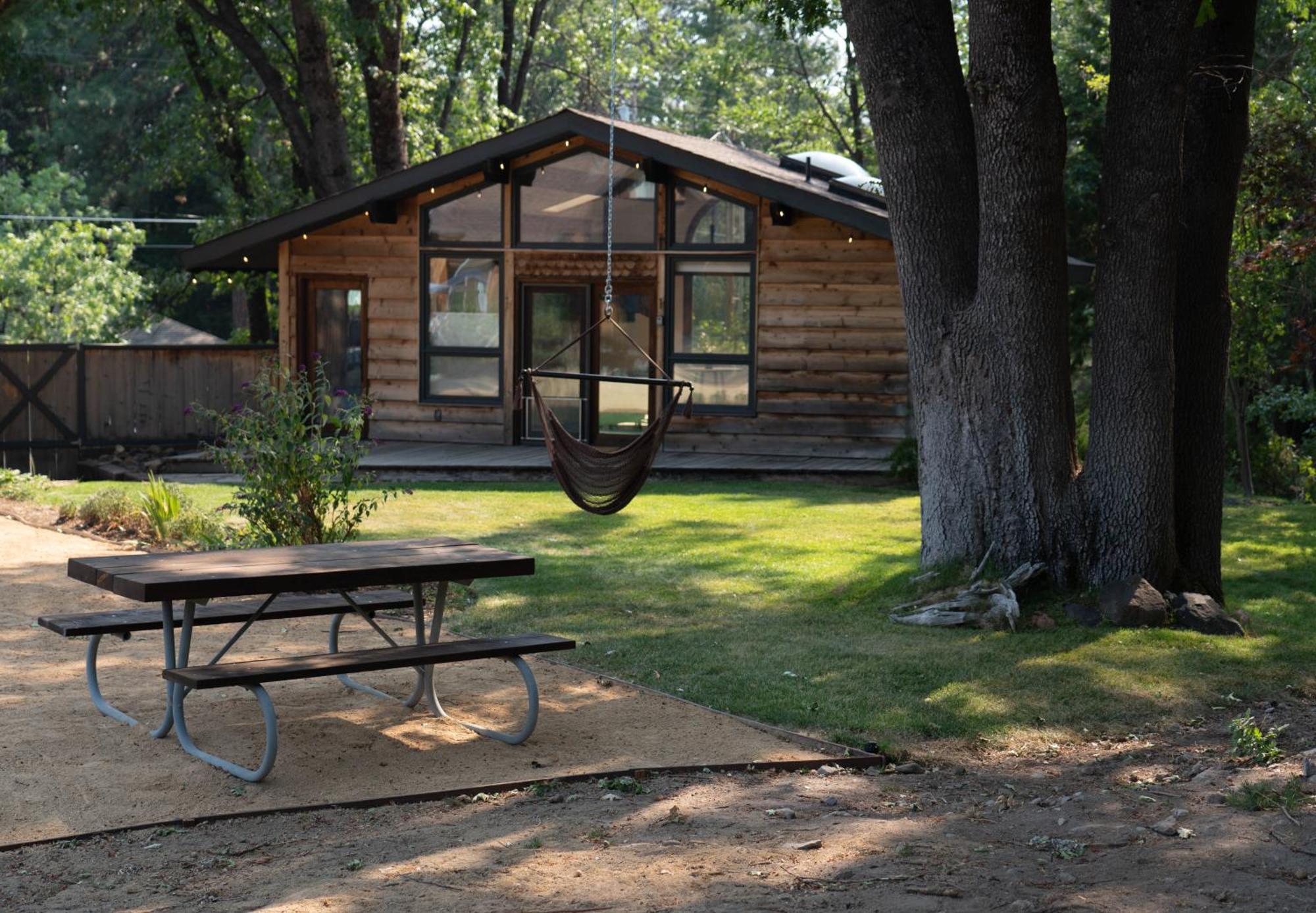 Basecamp Lodge Mount Shasta Dış mekan fotoğraf