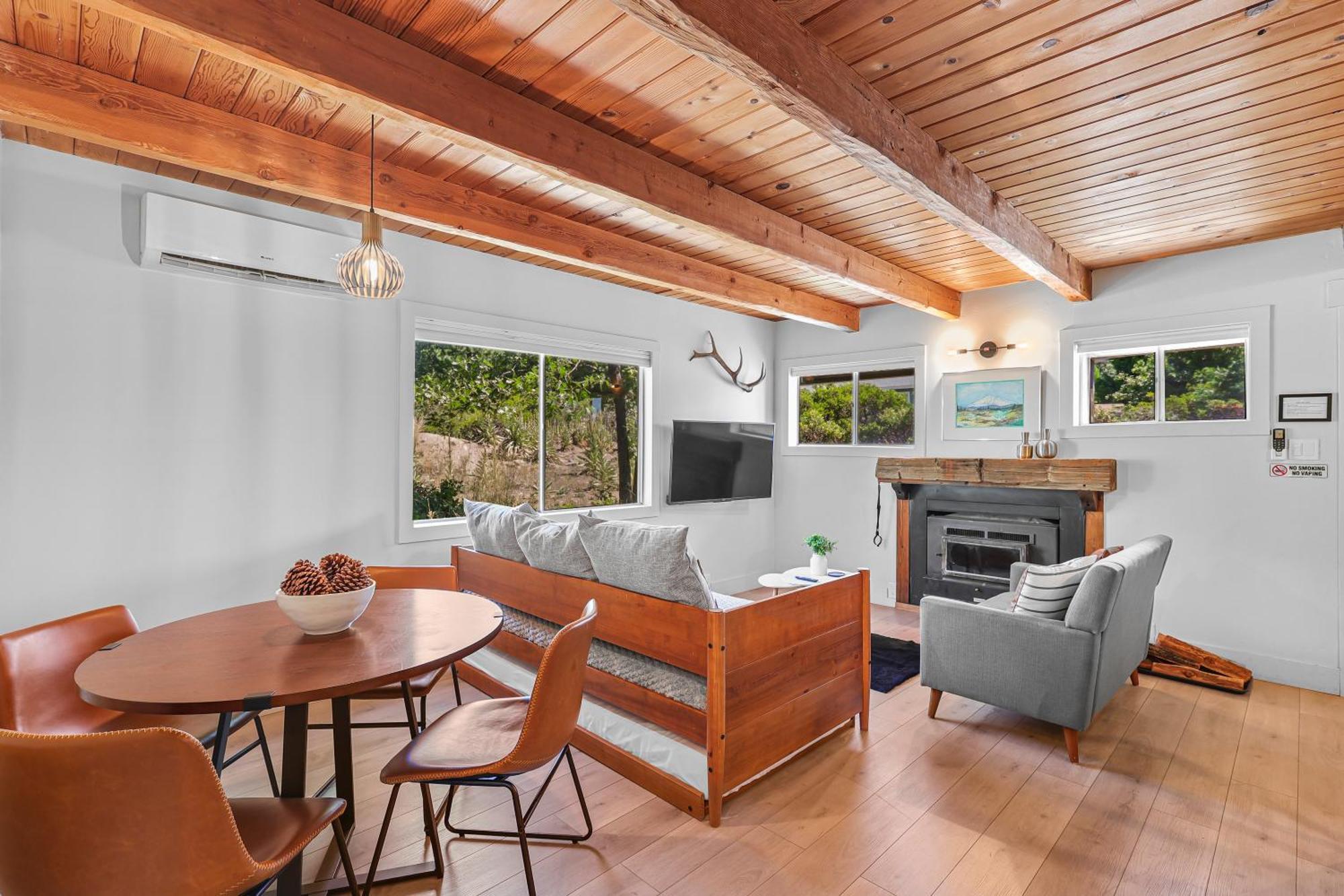 Basecamp Lodge Mount Shasta Dış mekan fotoğraf