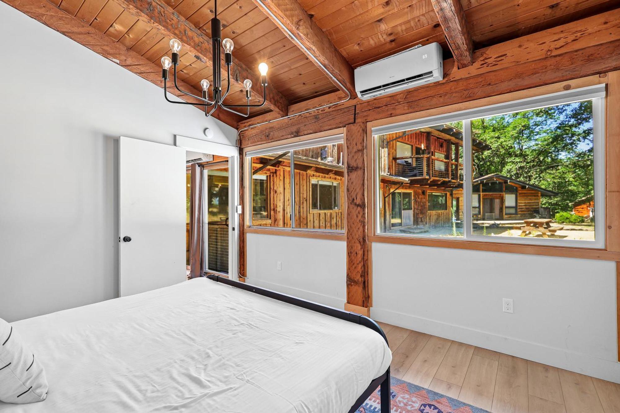Basecamp Lodge Mount Shasta Oda fotoğraf