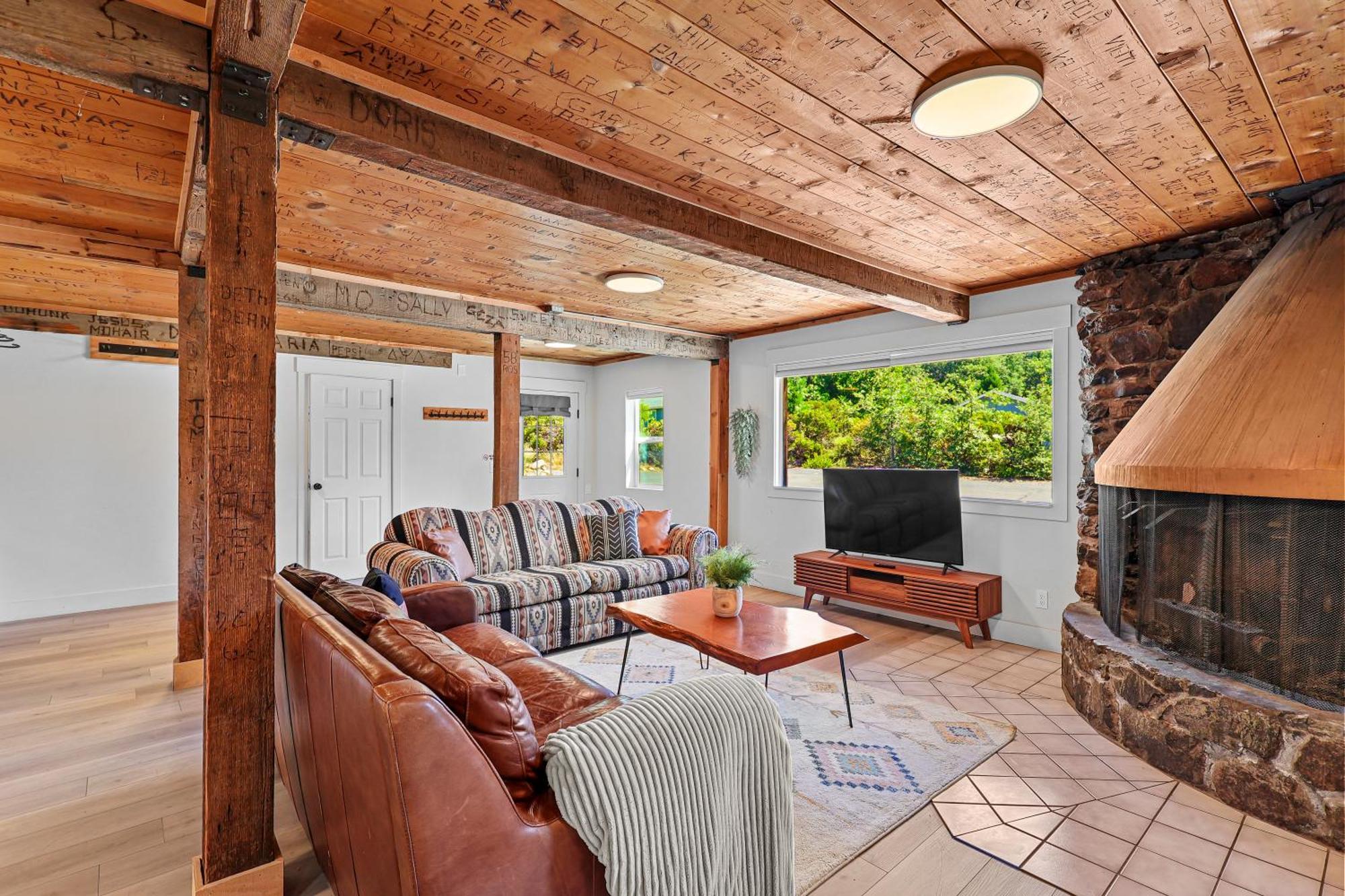 Basecamp Lodge Mount Shasta Oda fotoğraf