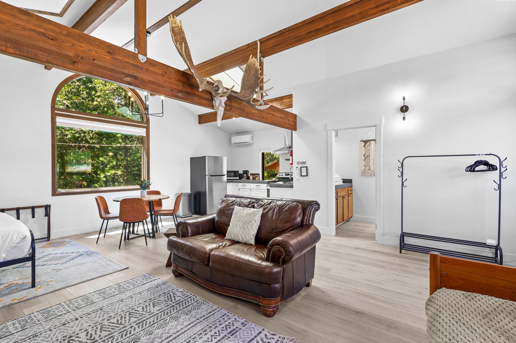 Basecamp Lodge Mount Shasta Dış mekan fotoğraf