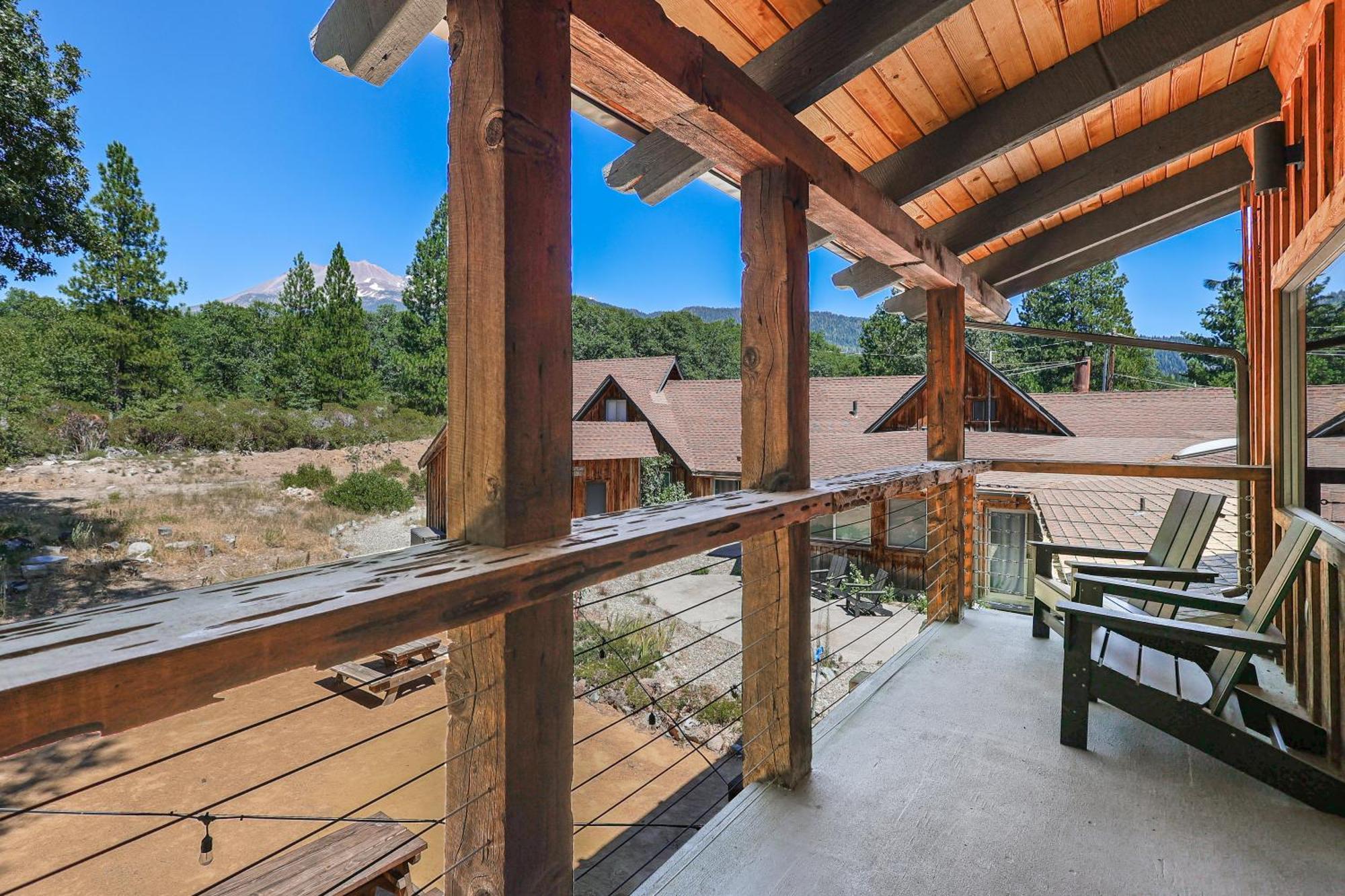 Basecamp Lodge Mount Shasta Dış mekan fotoğraf